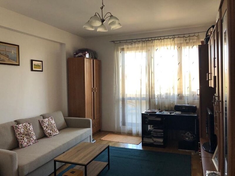 Sector 5, Trei camere, decomandat, etaj 2/4, bloc 2007 cu lift.